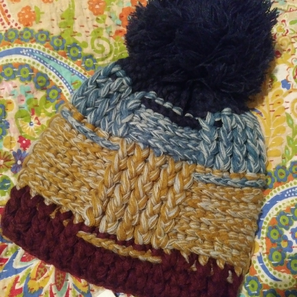Anthro Sleeping on Snow Knit Beanie Pompom Hat